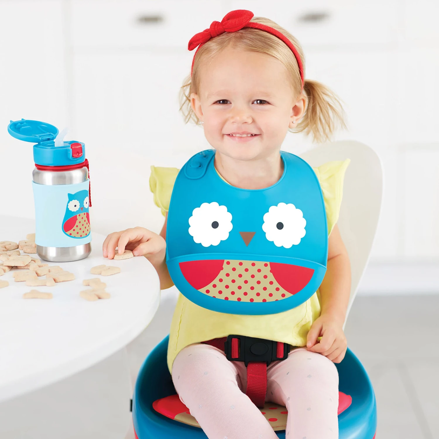 Skip Hop Zoo Fold & Go Silicone Bib - Owl 2 Skip Hop Zoo Fold & Go Silicone Bib - Owl - Image 2