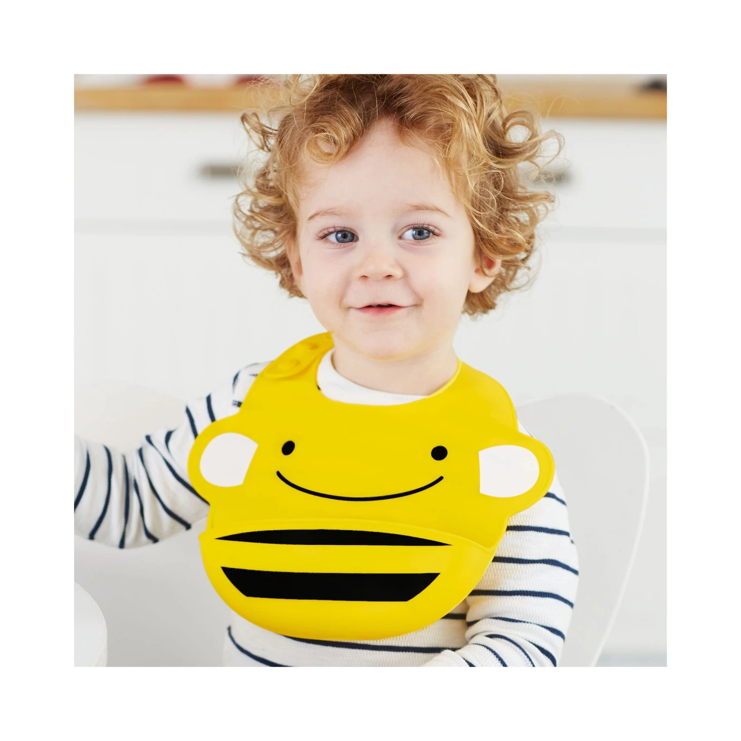Skip Hop Zoo Fold & Go Silicone Bib - Bee 2 Skip Hop Zoo Fold & Go Silicone Bib - Bee - Image 2