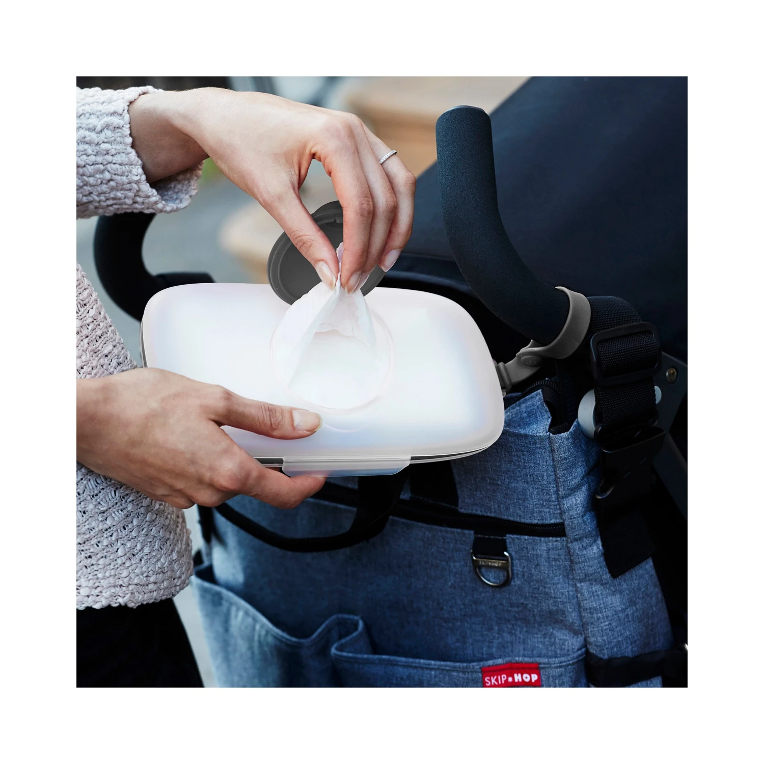 Skip Hop Grab & Go Snug Seal Wipes Case-Grey 4 Skip Hop Grab & Go Snug Seal Wipes Case-Grey - Image 4