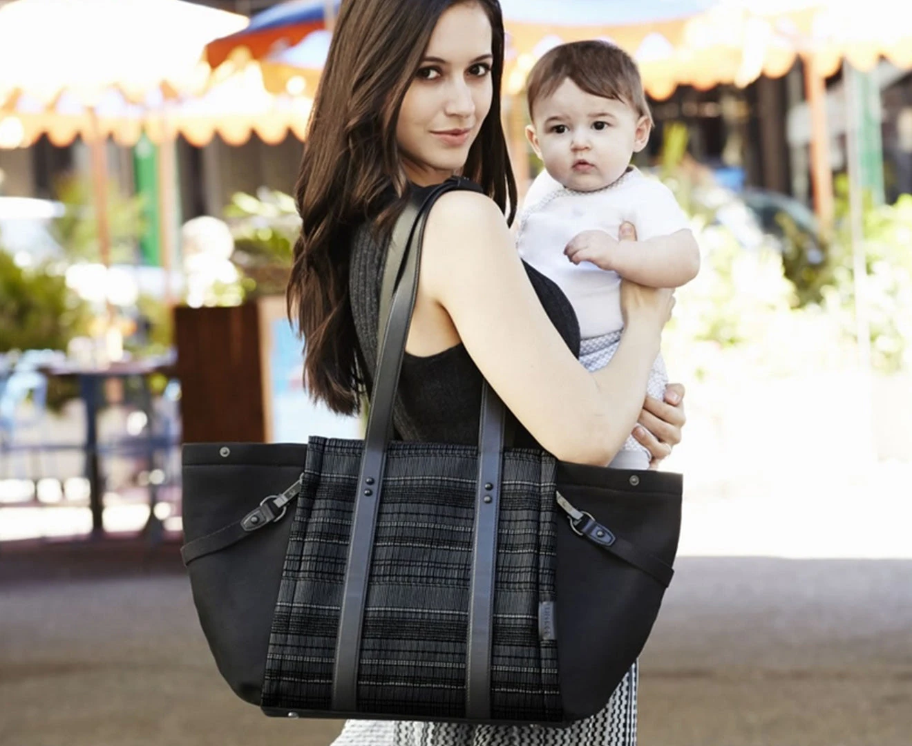 Skip Hop Highline Diaper Tote - Black 2 Skip Hop Highline Diaper Tote - Black - Image 2