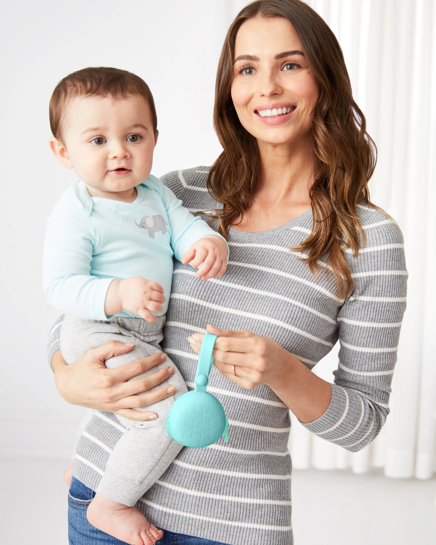 Skip Hop Grab & Go Silicone Pacifier Holder - Teal 8 Skip Hop Grab & Go Silicone Pacifier Holder - Teal - Image 8