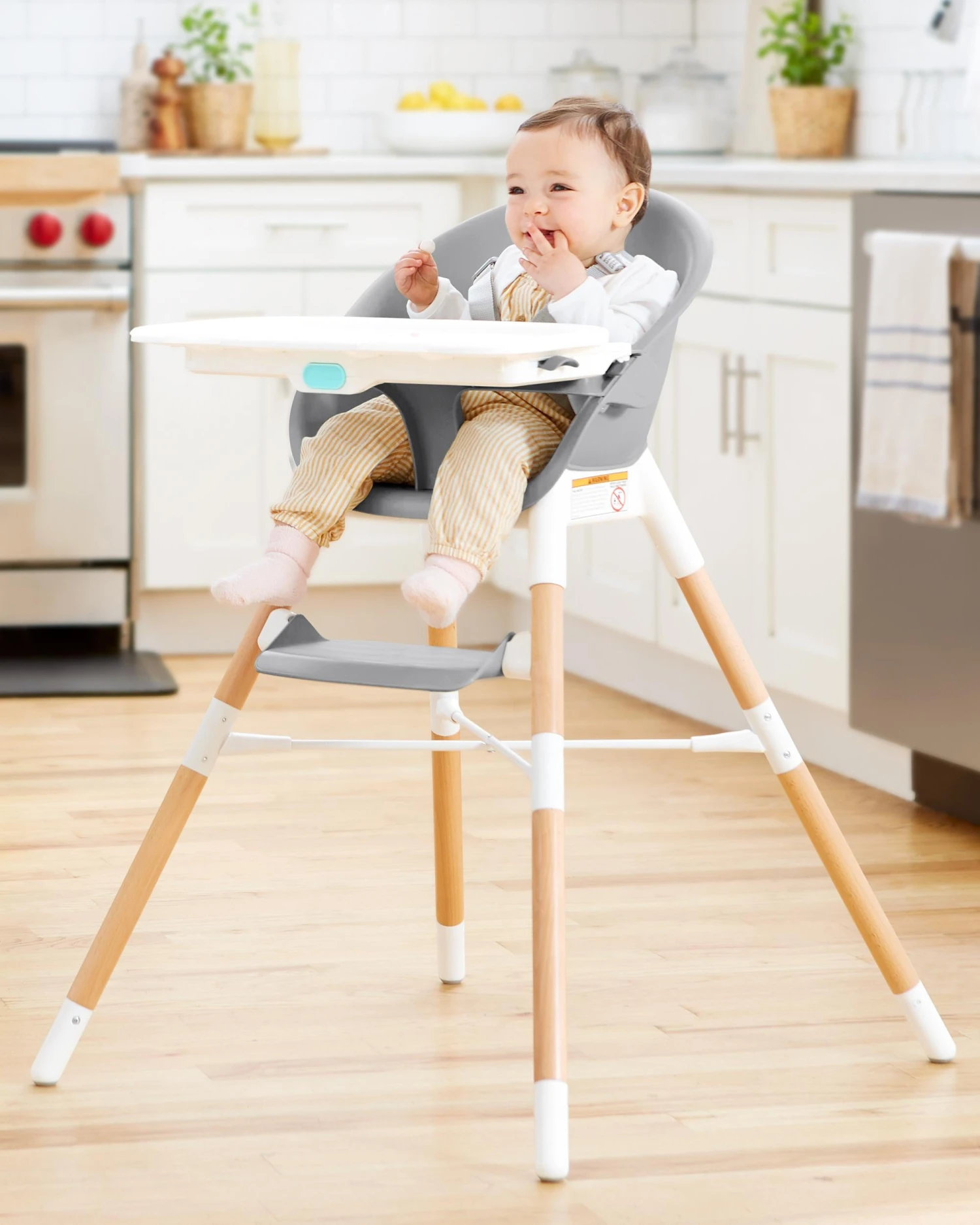 Skip Hop EON 4-In-1 High Chair - Grey/White 2 Skip Hop EON 4-In-1 High Chair - Grey/White - Image 2