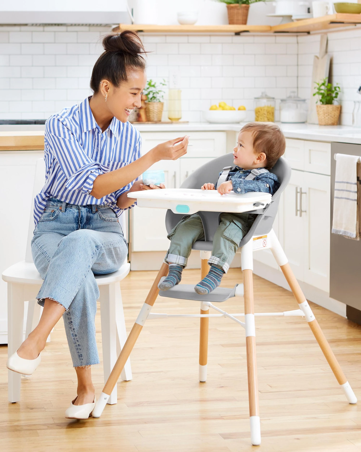 Skip Hop EON 4-In-1 High Chair - Grey/White 10 Skip Hop EON 4-In-1 High Chair - Grey/White - Image 10