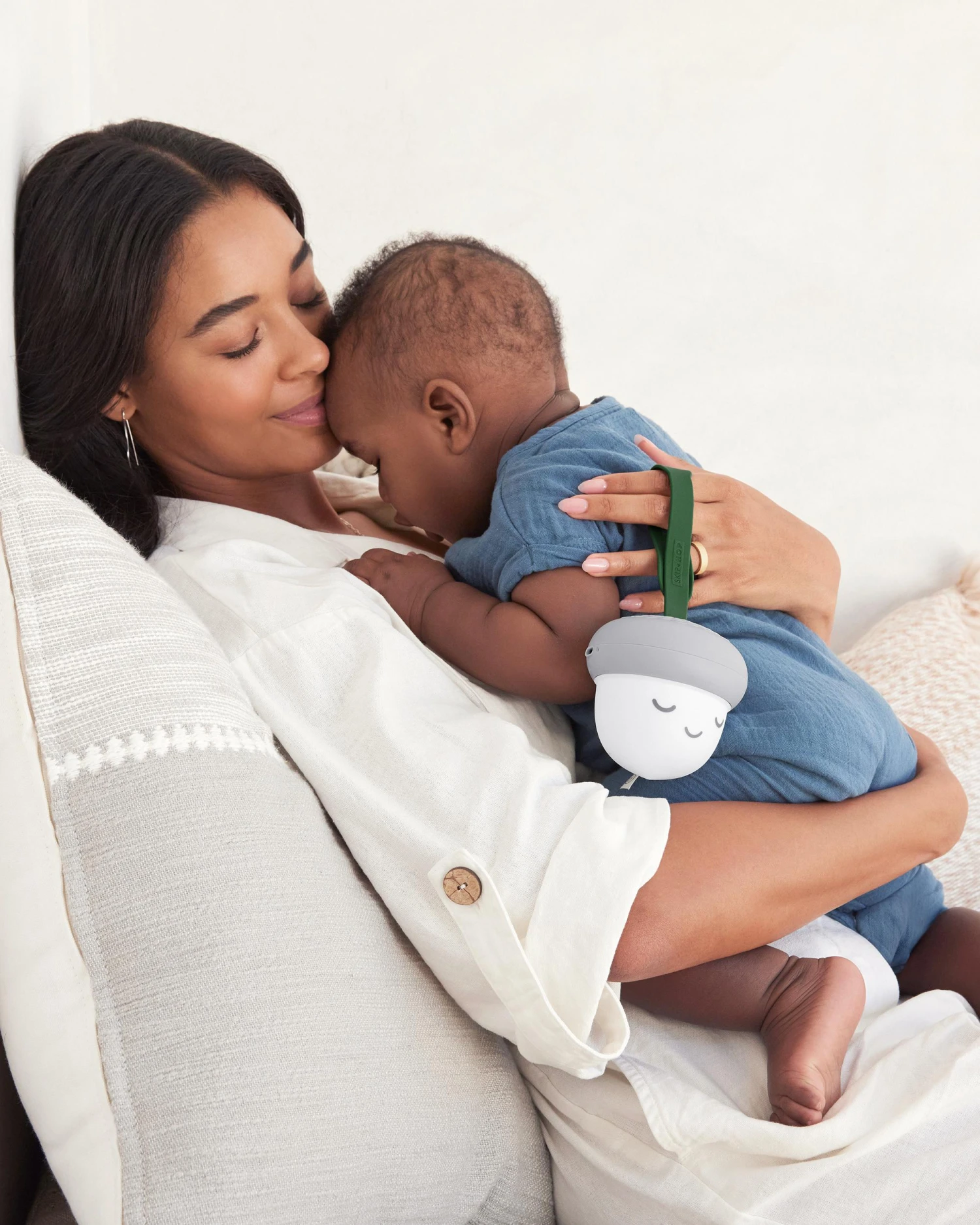 Skip Hop Glow With Me Portable Acorn Sound Machine 2 Skip Hop Glow With Me Portable Acorn Sound Machine - Image 2