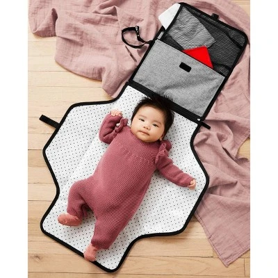 Skip Hop Pronto Baby Changing Station & Diaper Clutch 11 Skip Hop Pronto Baby Changing Station & Diaper Clutch - Image 11