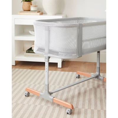 Skip Hop Cozy-Up 2-in-1 Bedside Sleeper & Bassinet 9 Skip Hop Cozy-Up 2-in-1 Bedside Sleeper & Bassinet - Image 9