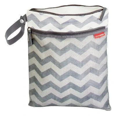 Skip Hop Grab And Go Wet/Dry Bag - Chevron 1 Skip Hop Grab And Go Wet/Dry Bag - Chevron