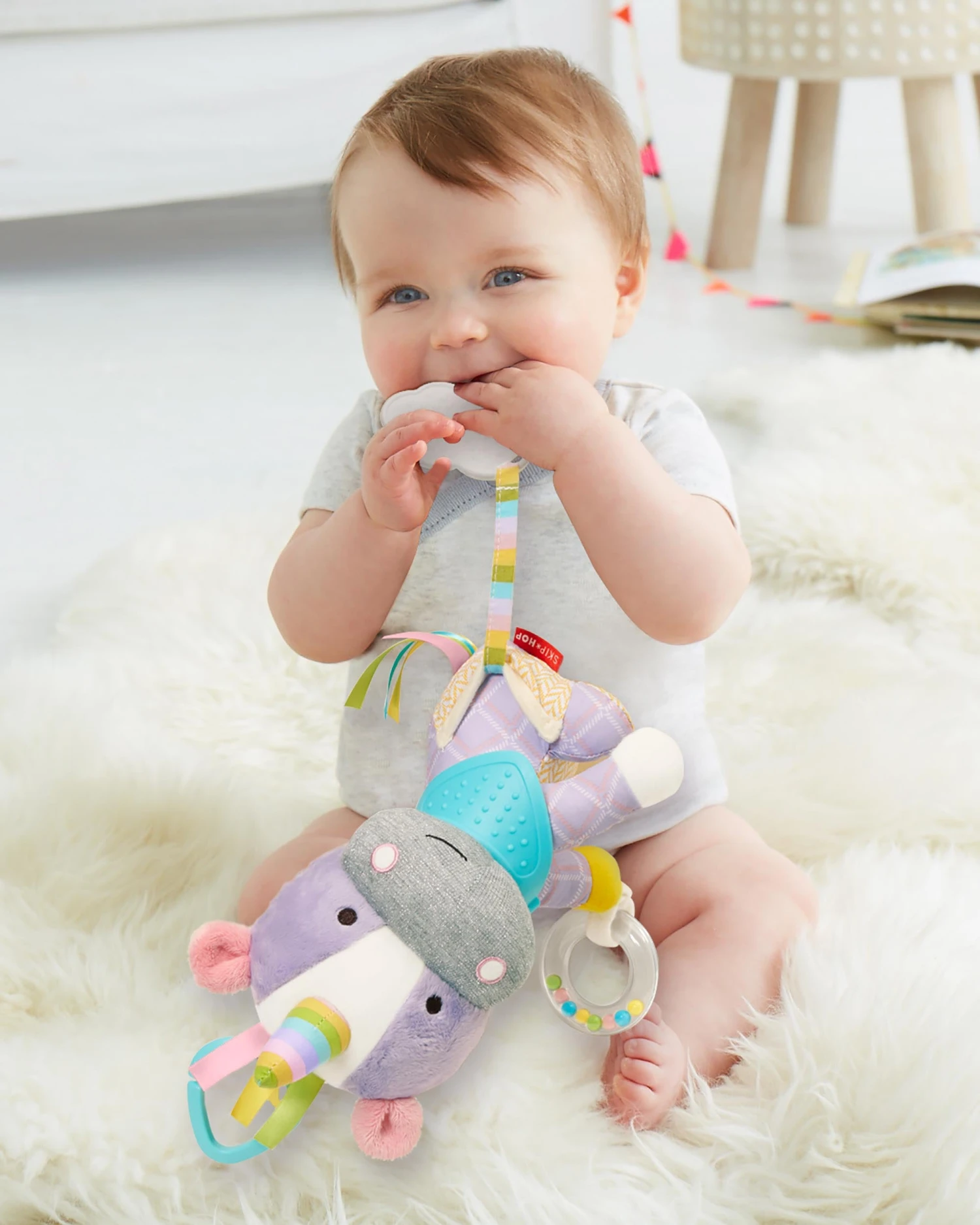 Skip Hop Bandana Buddies Activity Toy - Unicorn 2 Skip Hop Bandana Buddies Activity Toy - Unicorn - Image 2