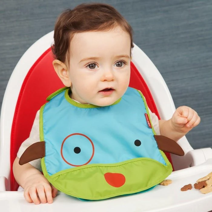 Skip Hop Zoo Tuck-Away Bib - Dog 3 Skip Hop Zoo Tuck-Away Bib - Dog - Image 3