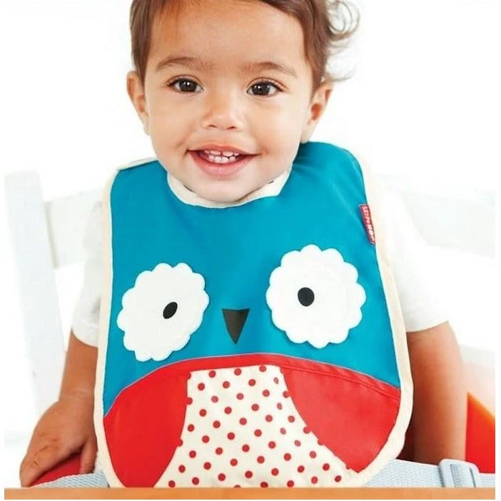 Skip Hop Zoo Tuck-Away Bib - Owl 4 Skip Hop Zoo Tuck-Away Bib - Owl - Image 4